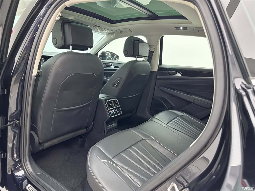 Volkswagen Passat, 2023 21