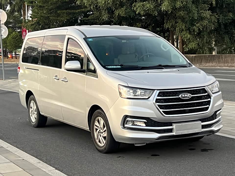 JAC Refine Ruifeng M4