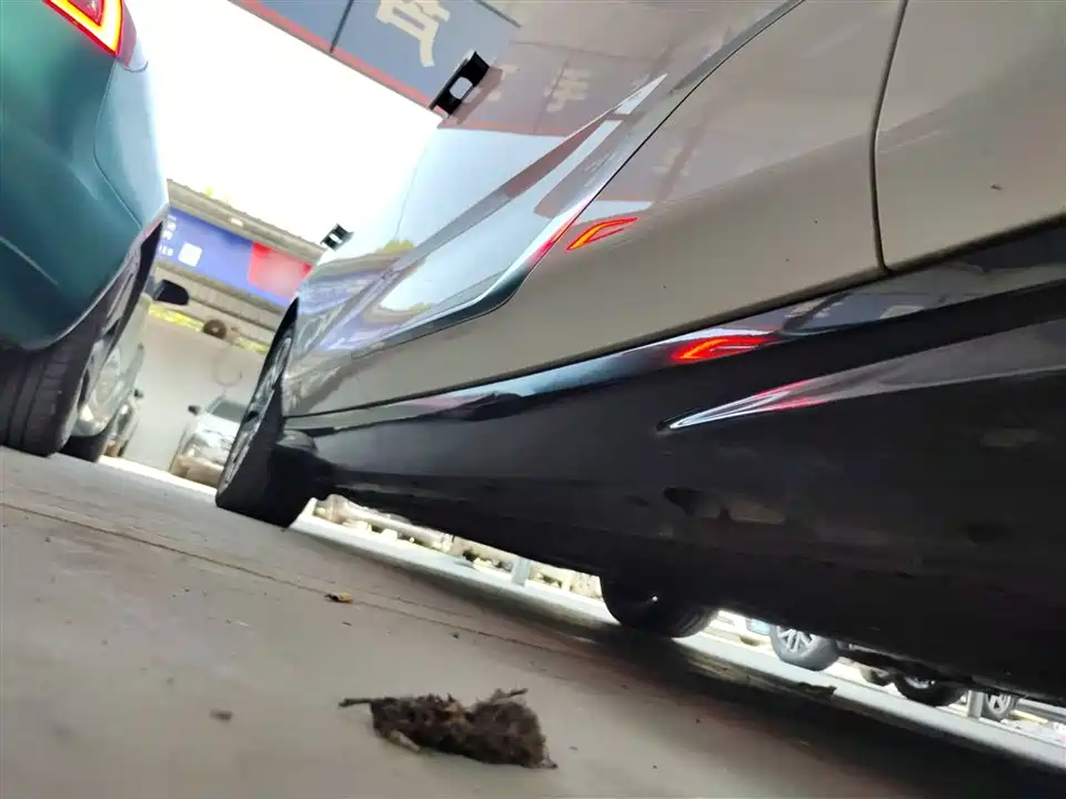 VOYAH Lantu chasing light