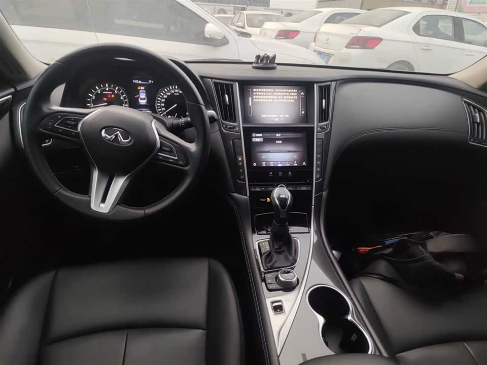 Infiniti Q50L