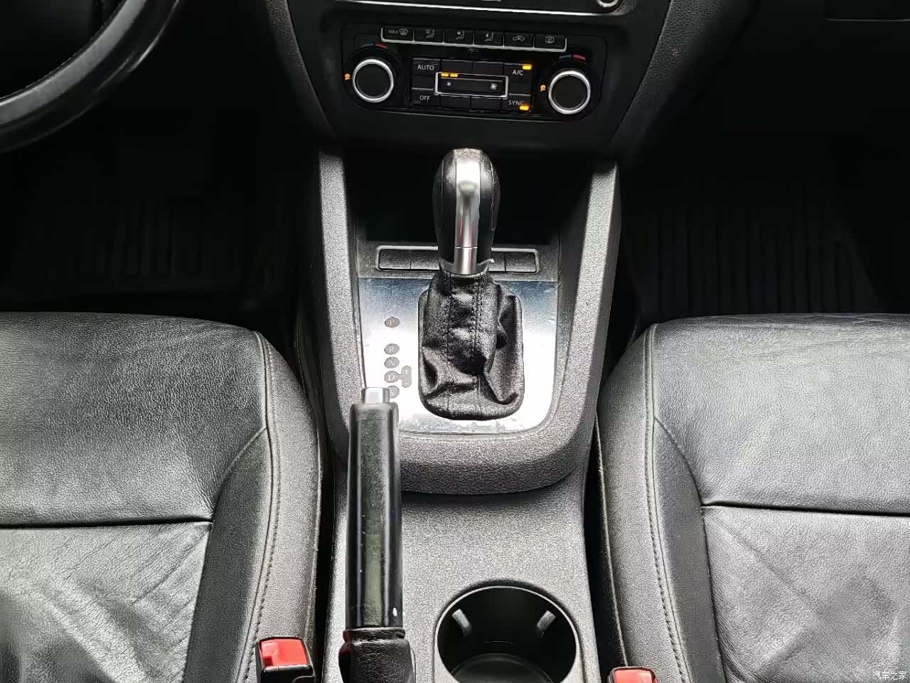 Volkswagen Sagitar, 2014 17