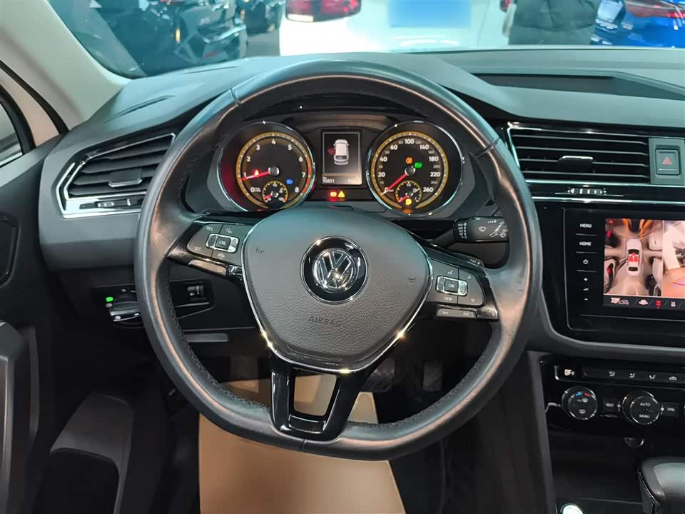 Volkswagen Tiguan L