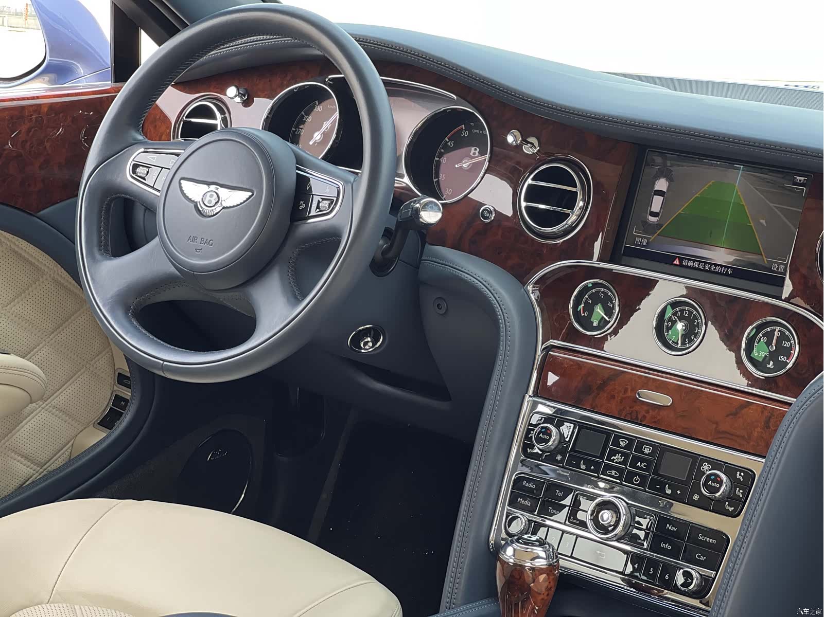 Bentley Mulsanne, 2013 16