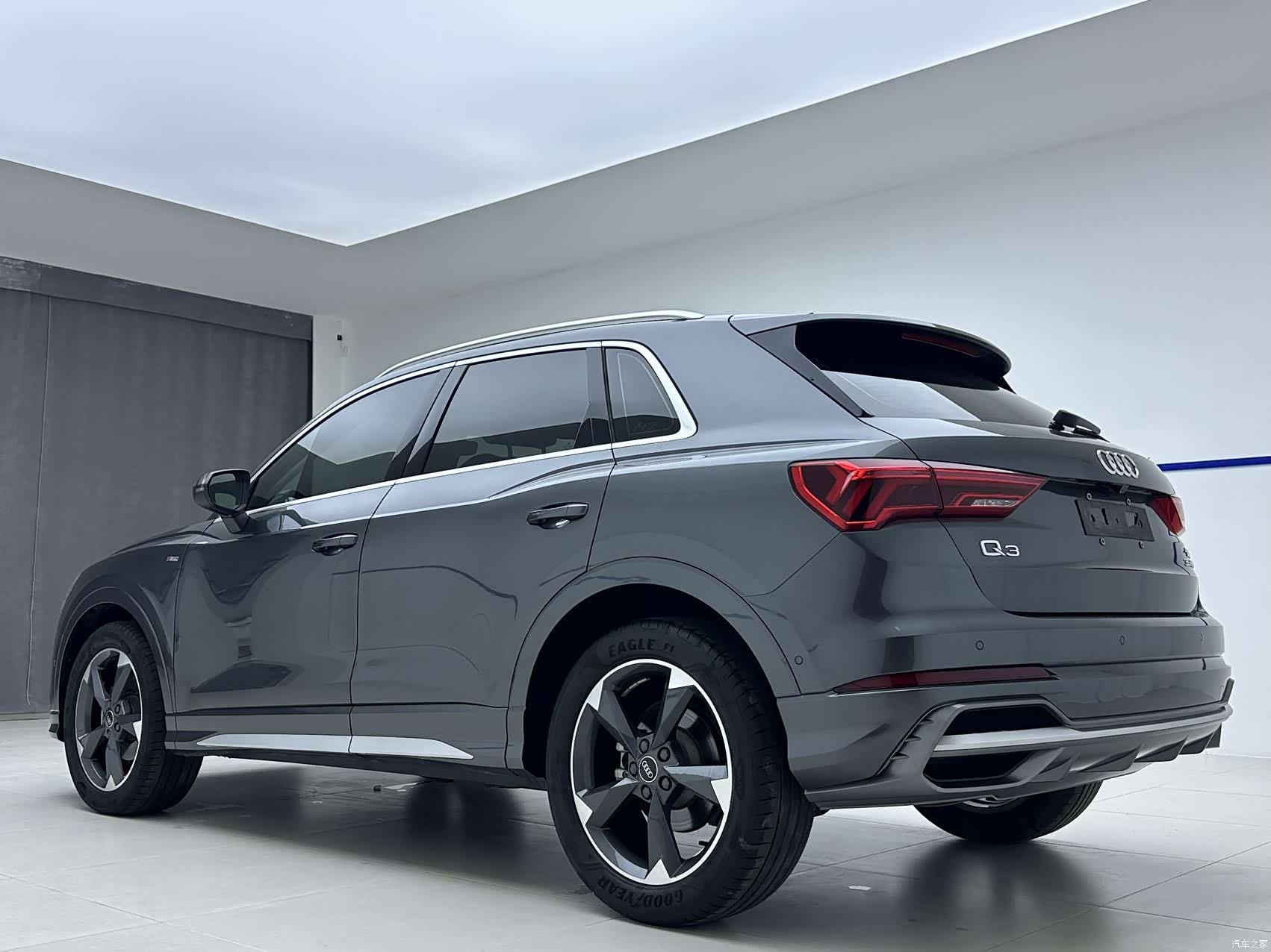 Audi Q3, 2022 4