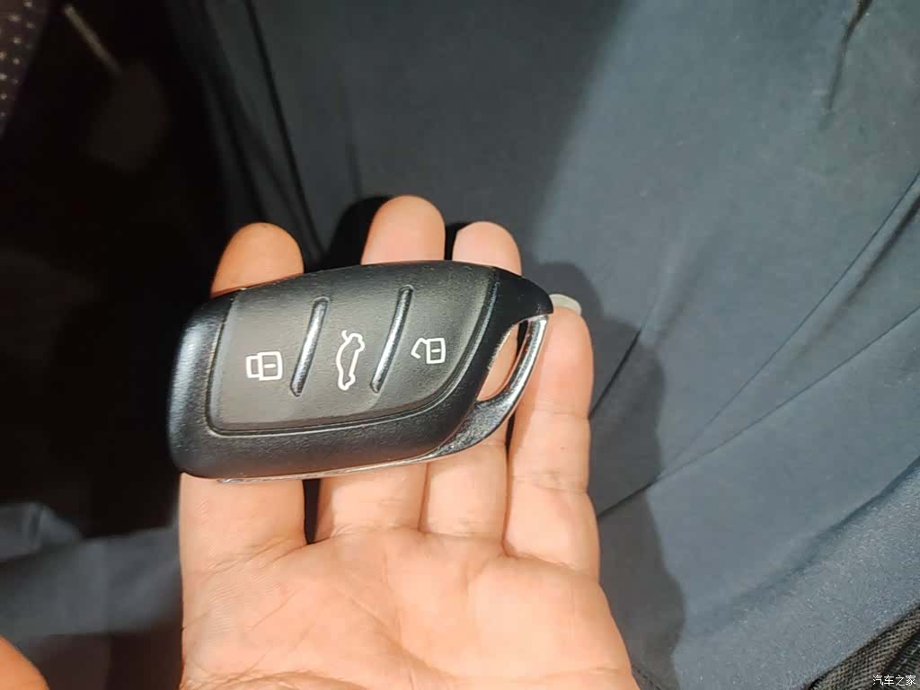 Roewe D5X, 2024 9