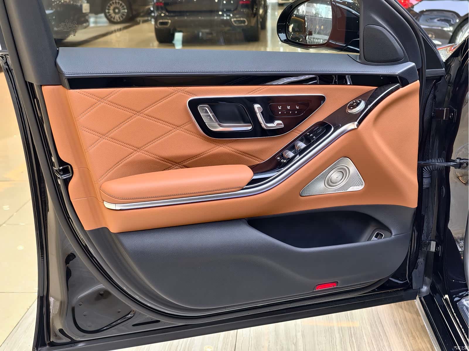 Maybach S-Class, 2023 4