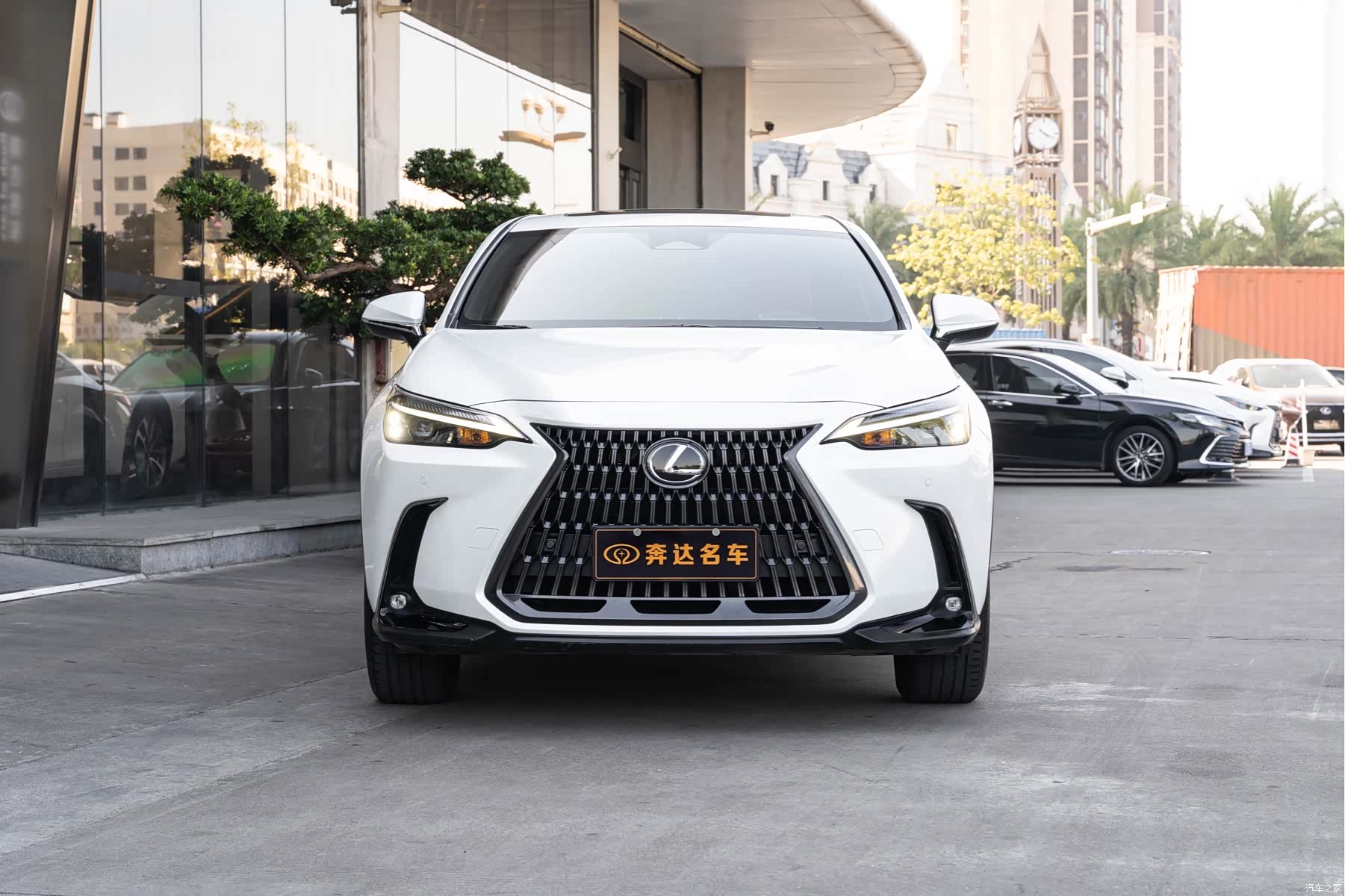 Lexus NX, 2022 2
