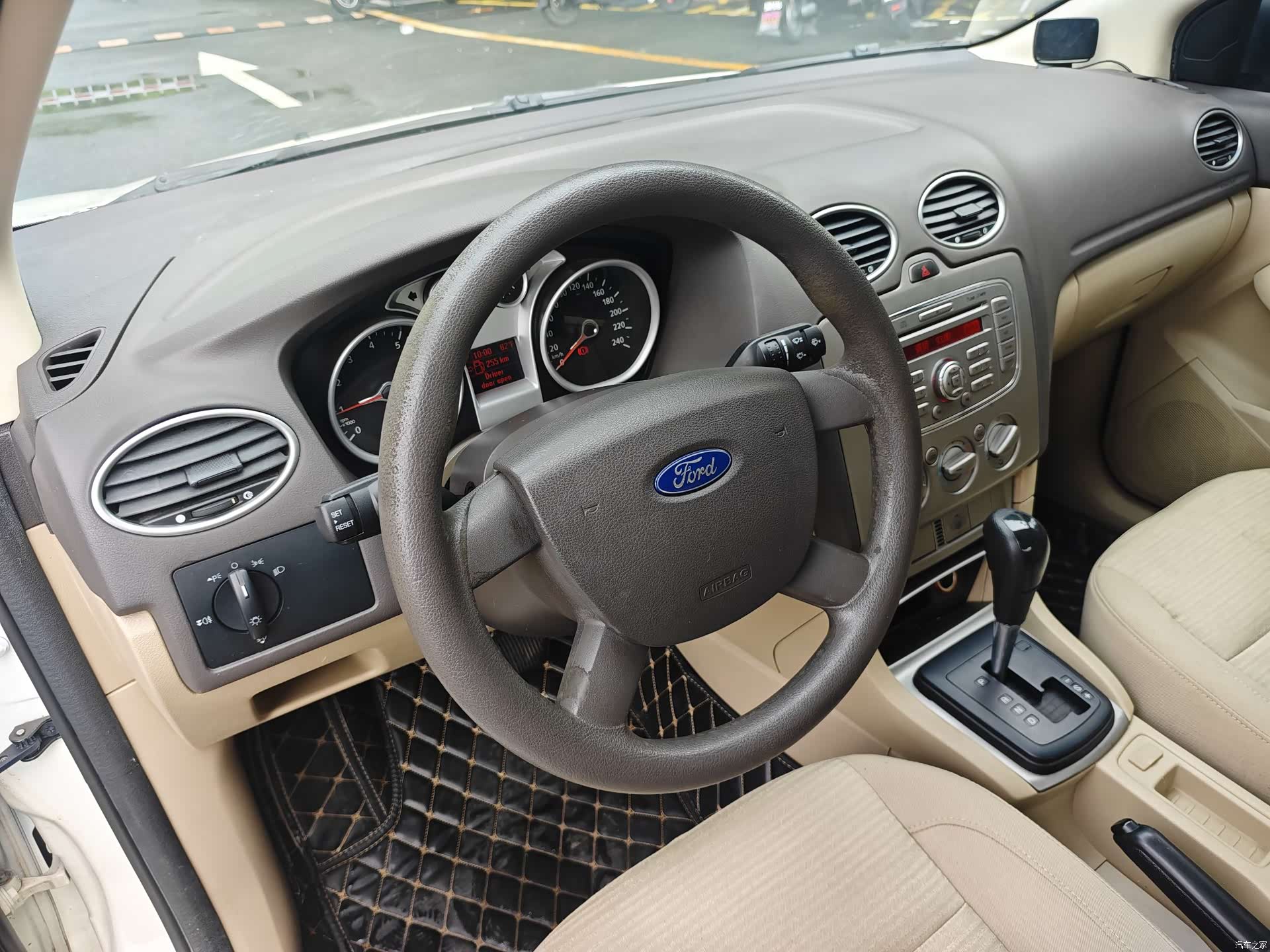 Ford Focus, 2014 8
