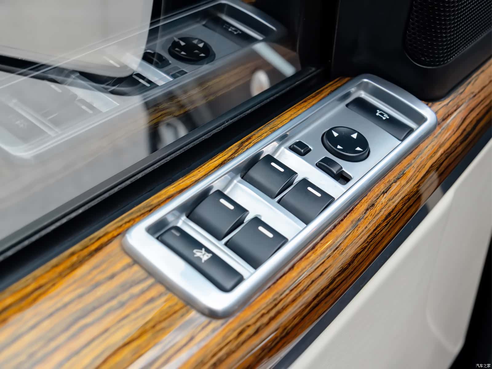 Land Rover Range Rover, 2012 8