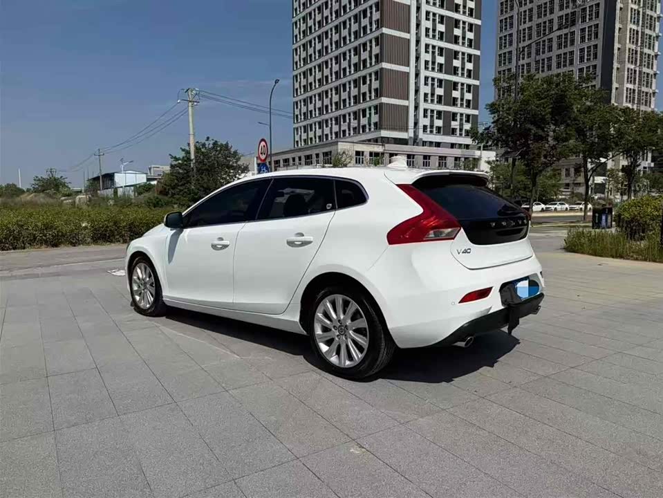 Volvo V40