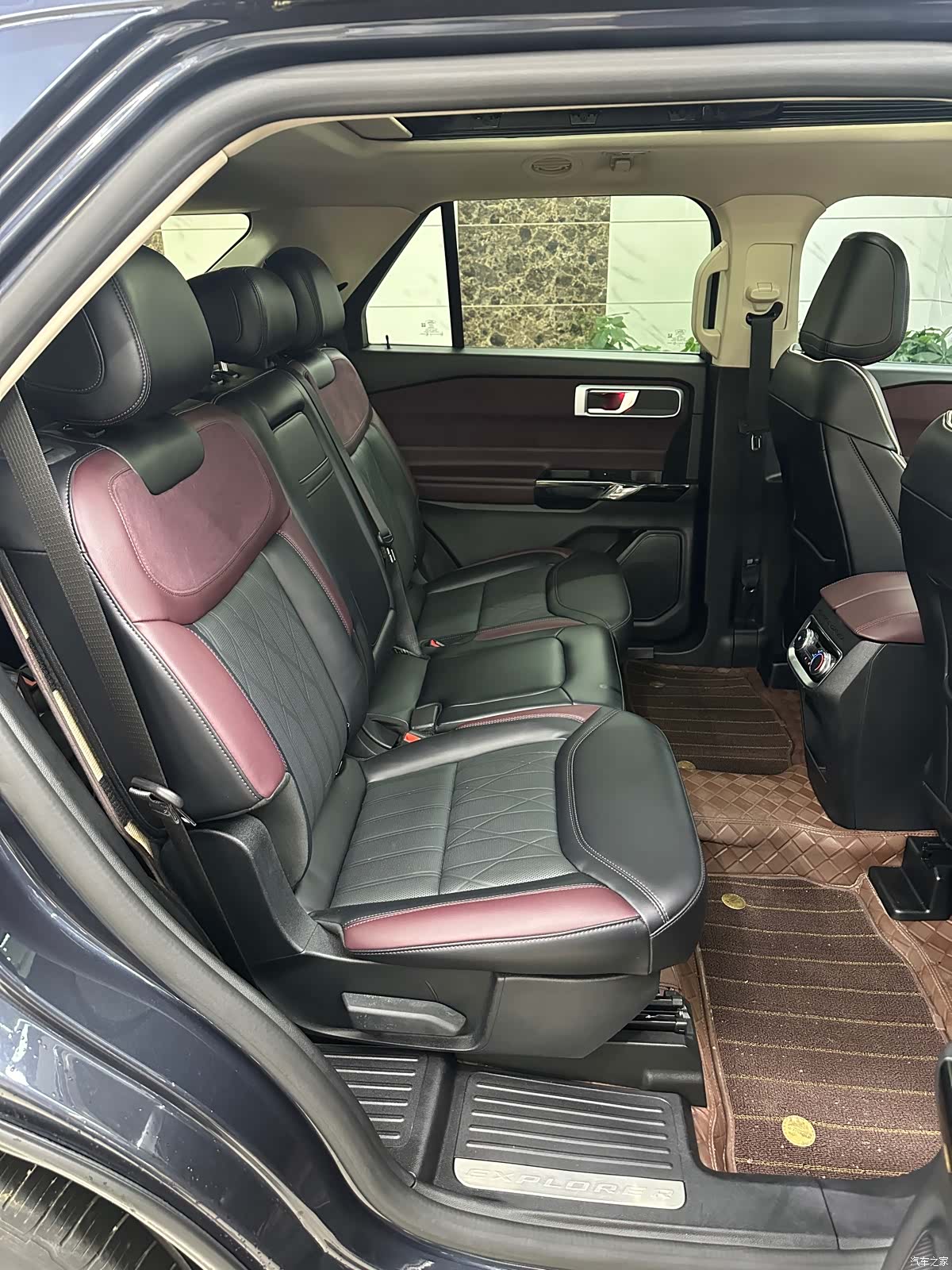 Ford Explorer, 2023 13
