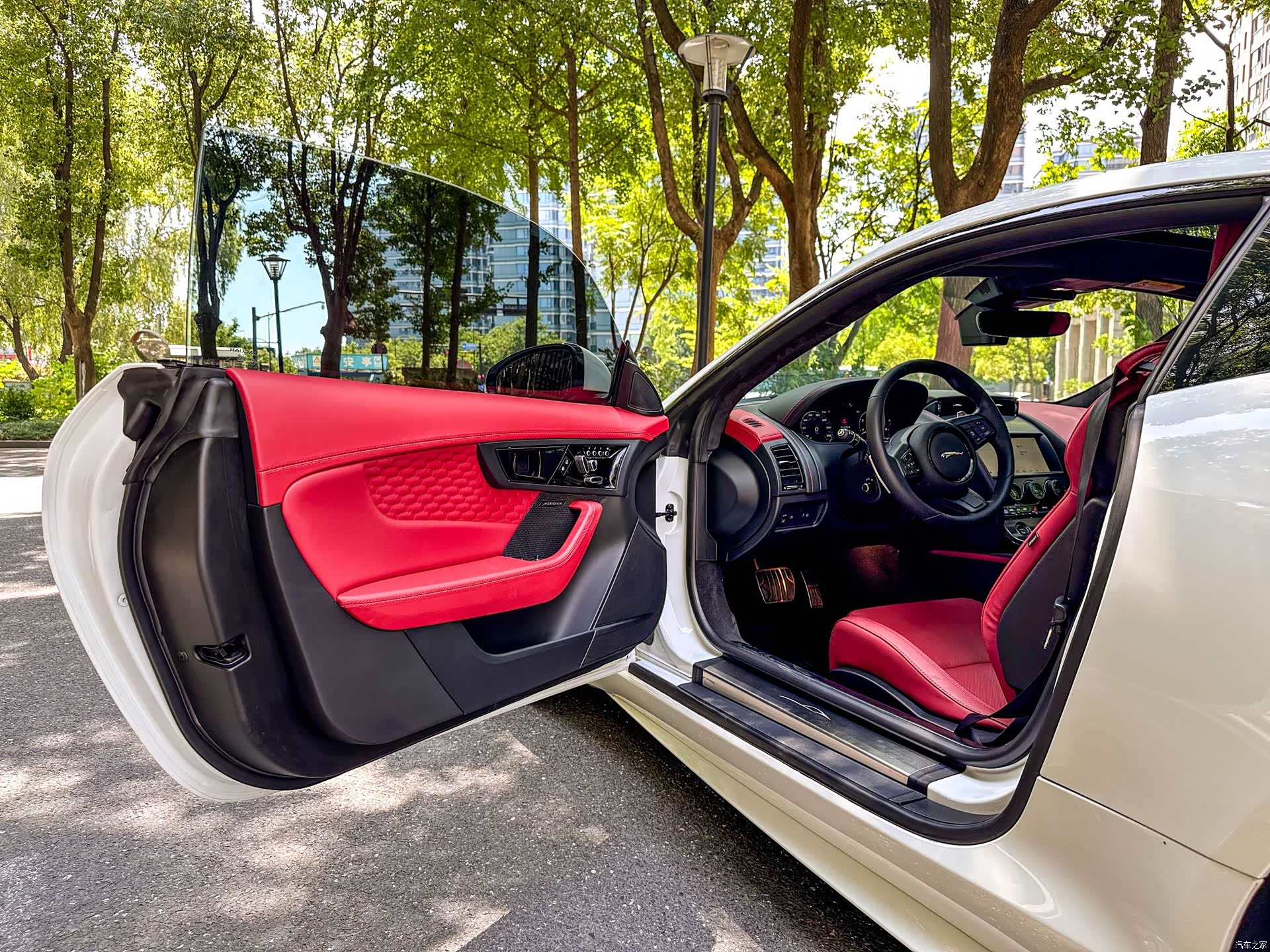 Jaguar F-TYPE, 2025 10