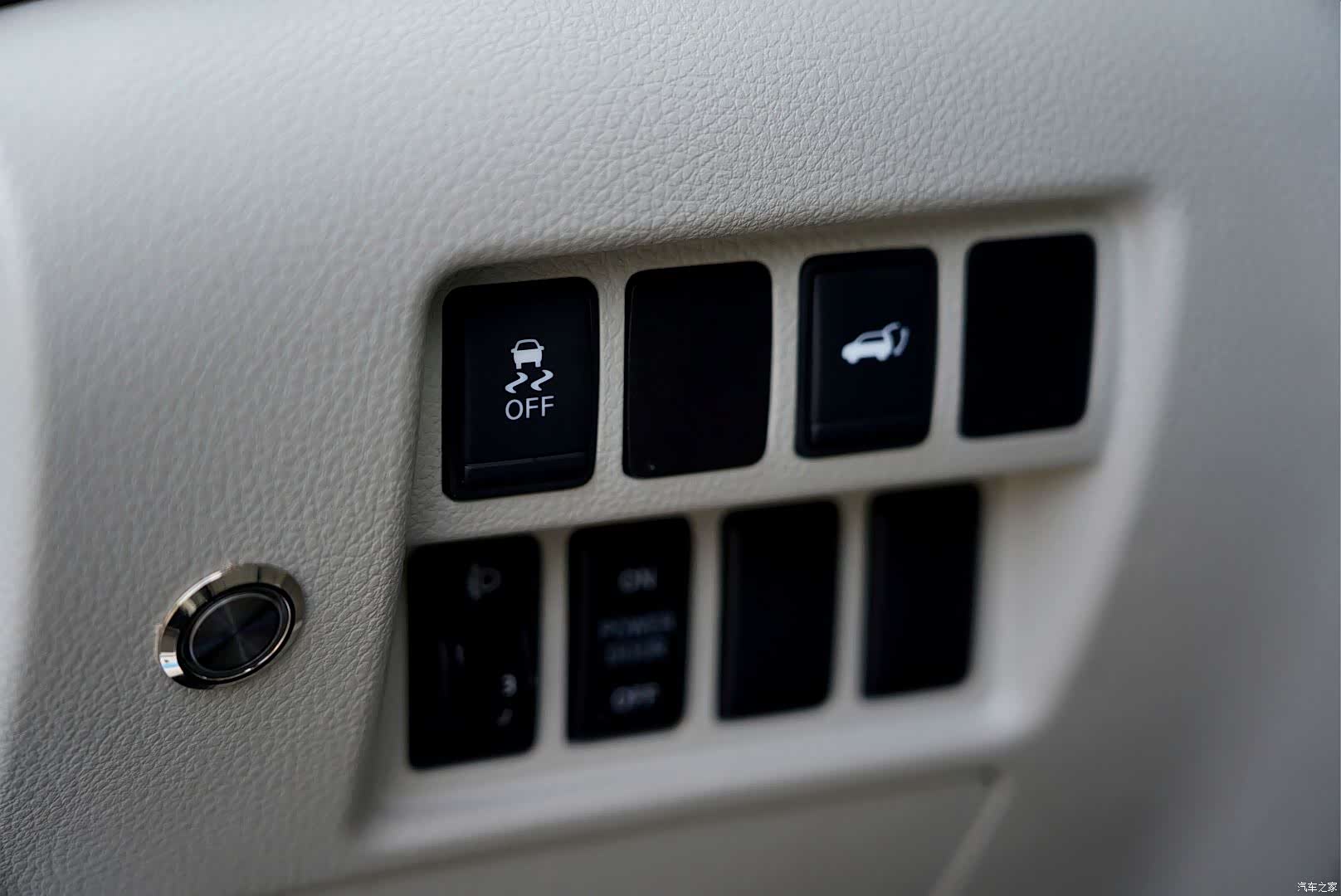 Nissan SL, 2016 8