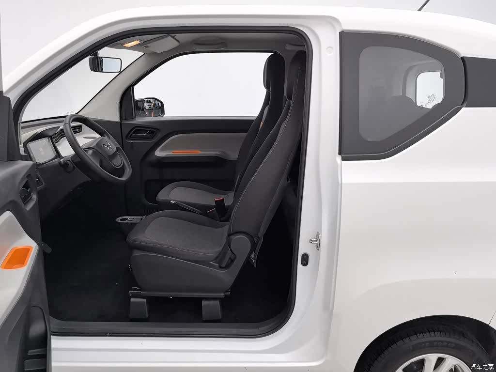 Wuling MINIEV, 2020 10