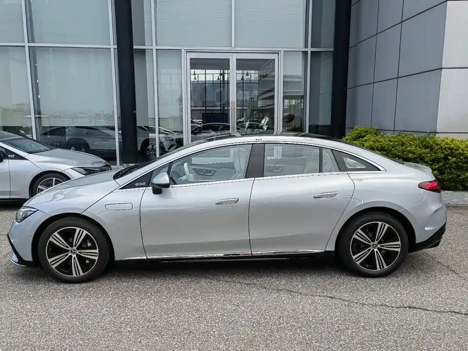 Mercedes-Benz EQE