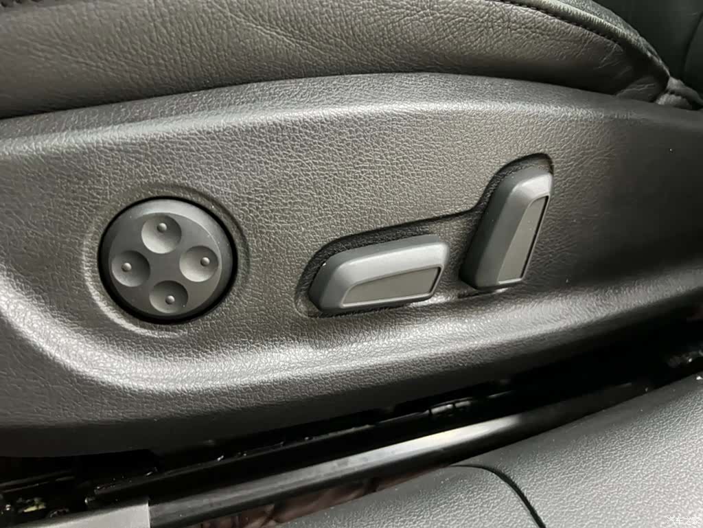 Audi A4L, 2017 12