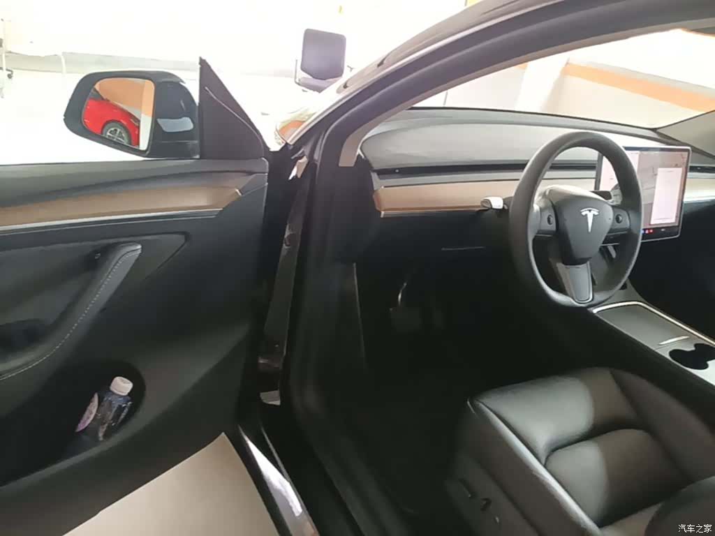Tesla Model Y, 2022 16