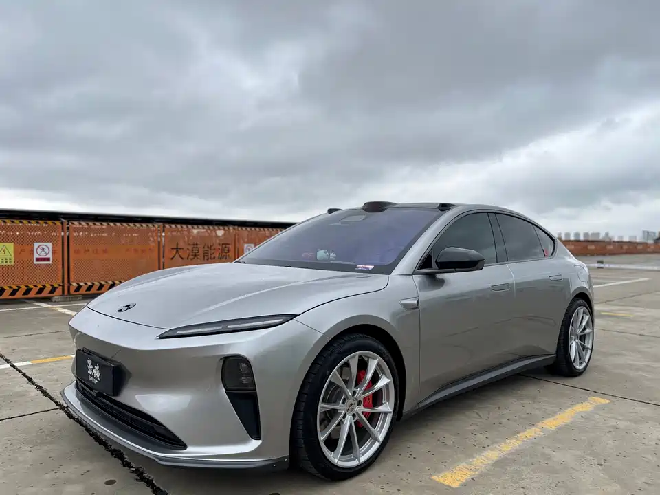 NIO ET5