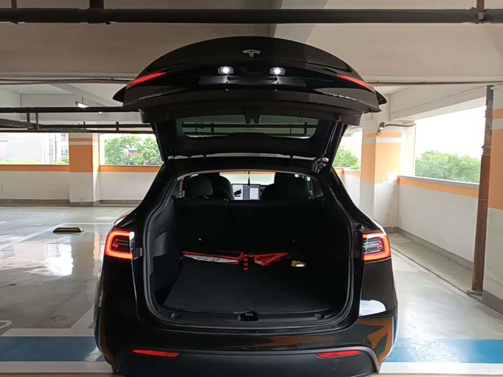 Tesla Model Y, 2022 19