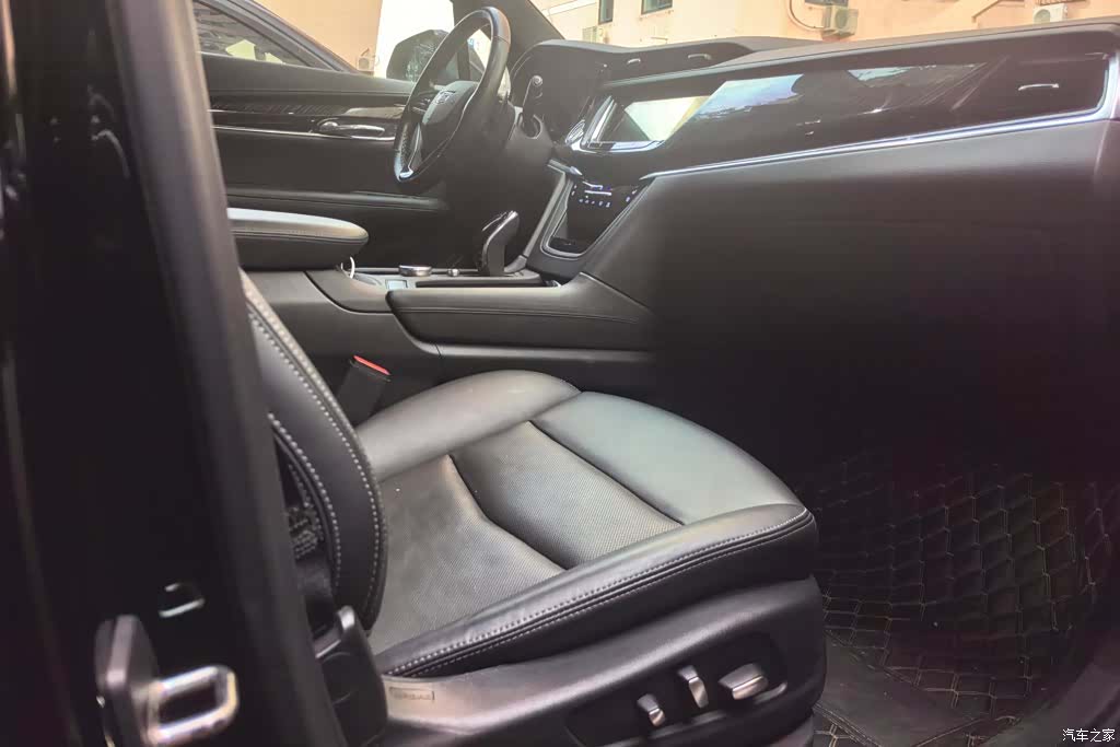 Cadillac XT6, 2021 8