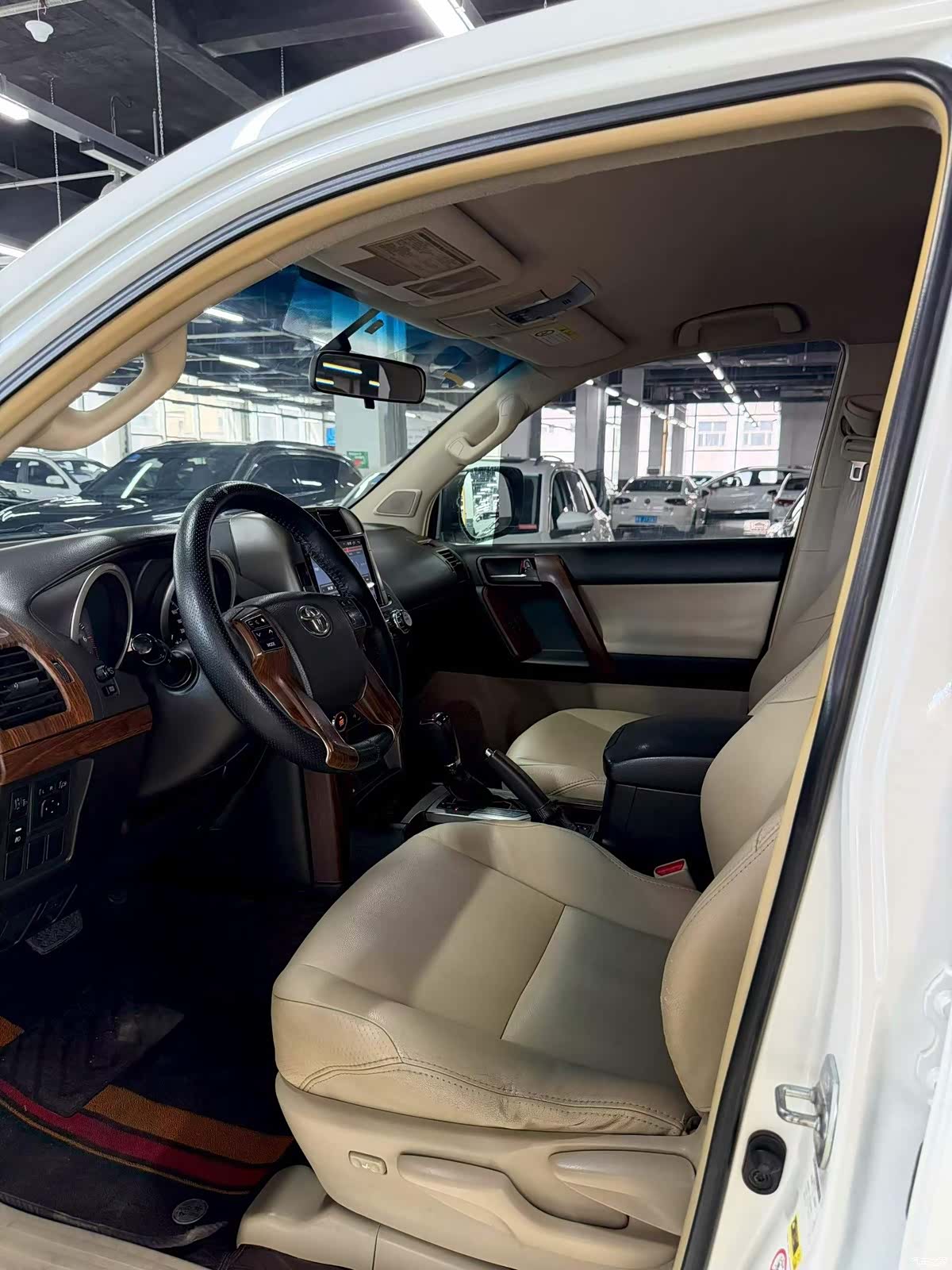 Toyota Prado, 2012 4