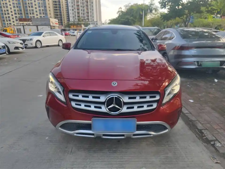Mercedes-Benz GLA