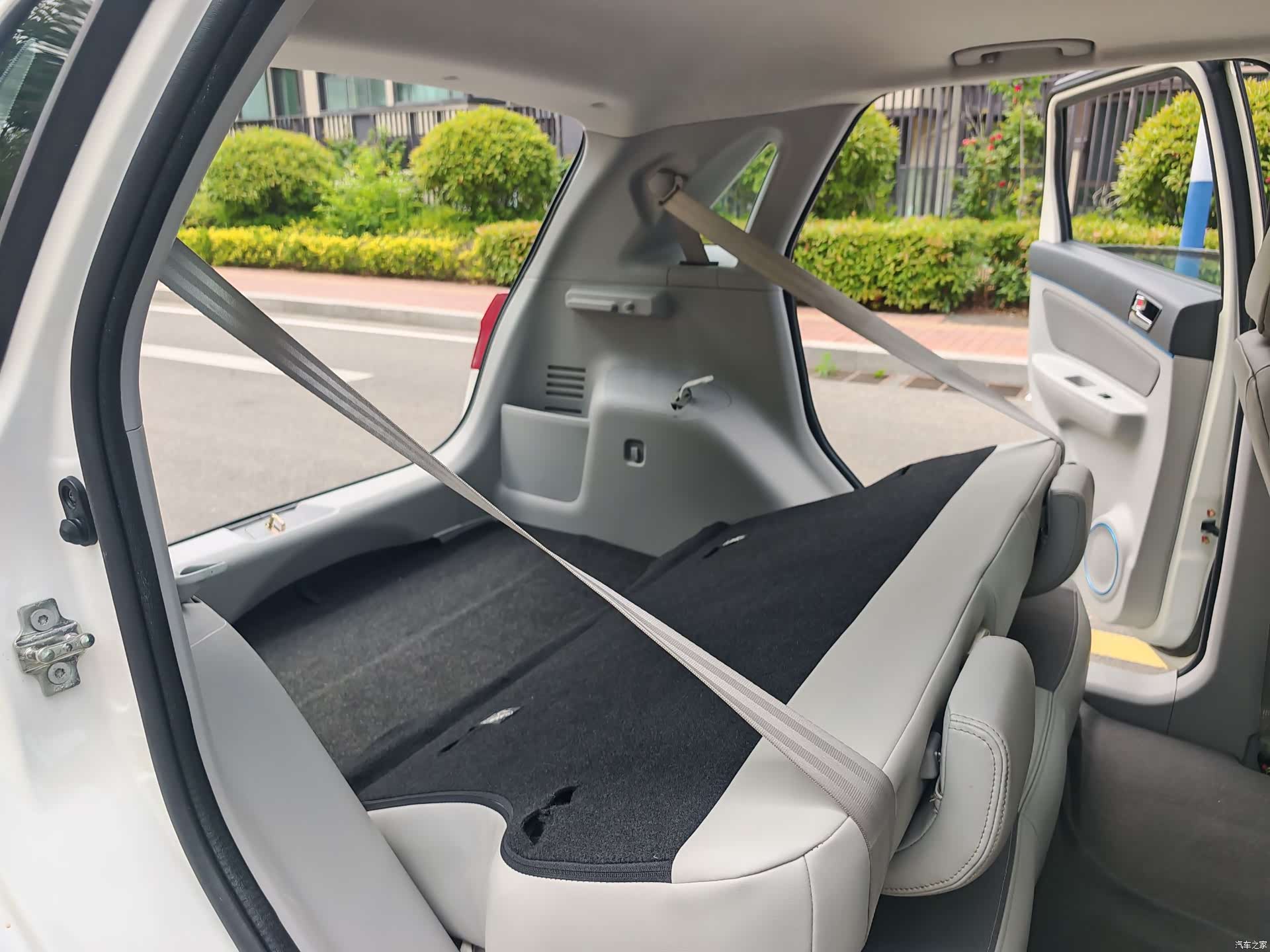BAIC EV160, 2015 32
