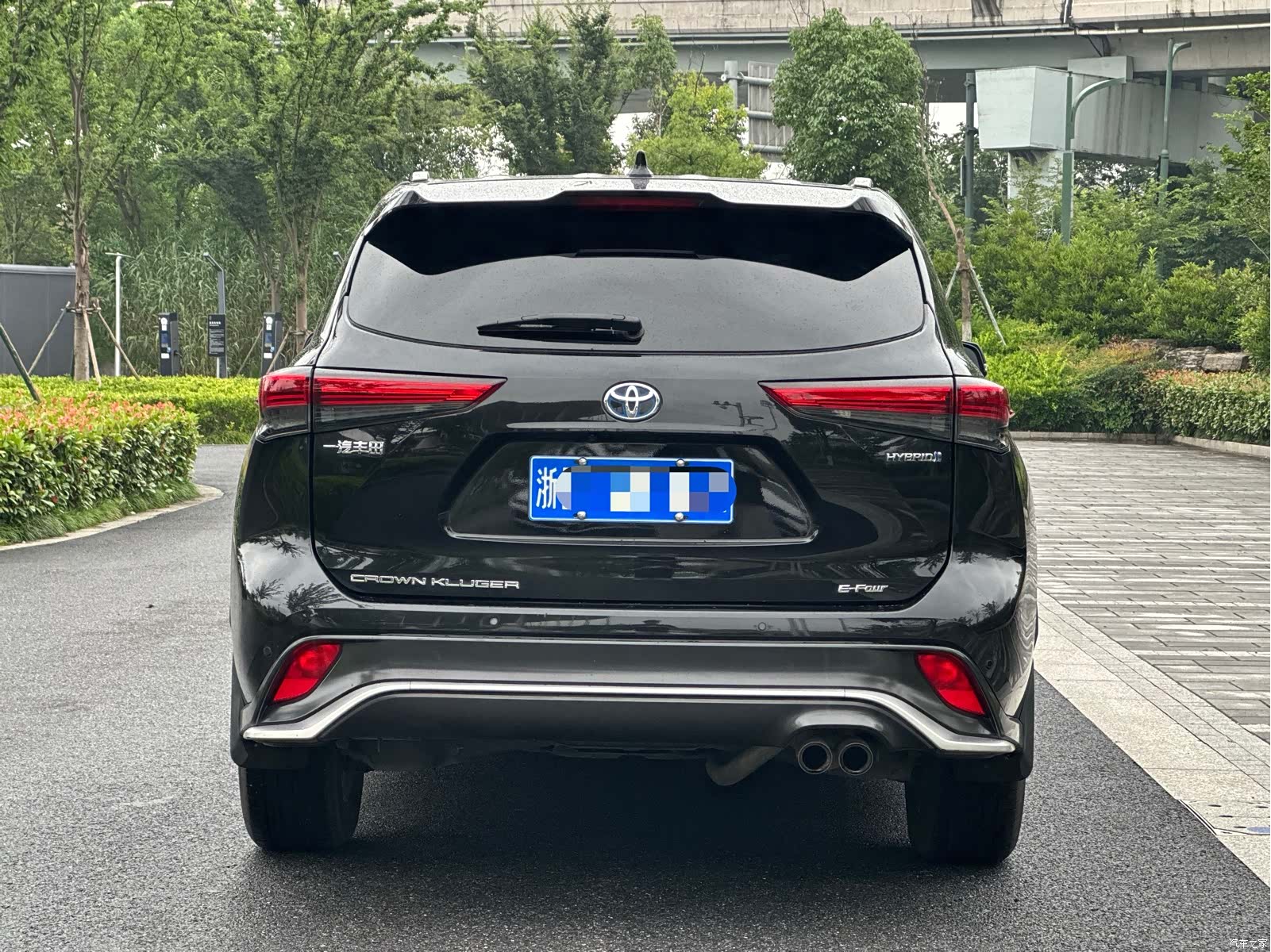 Toyota Crown, 2021 все фото