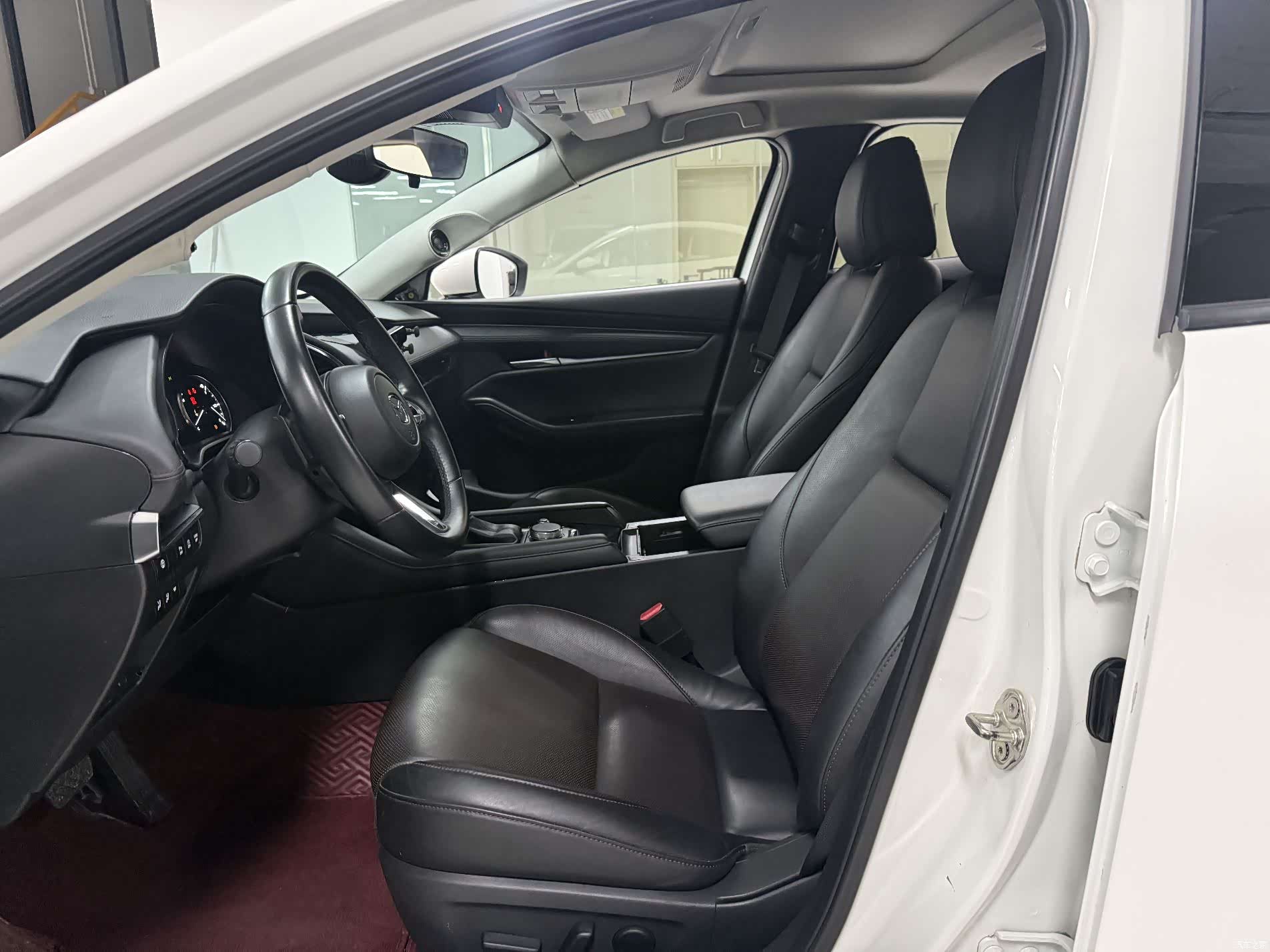 Mazda Mazda3, 2021 11