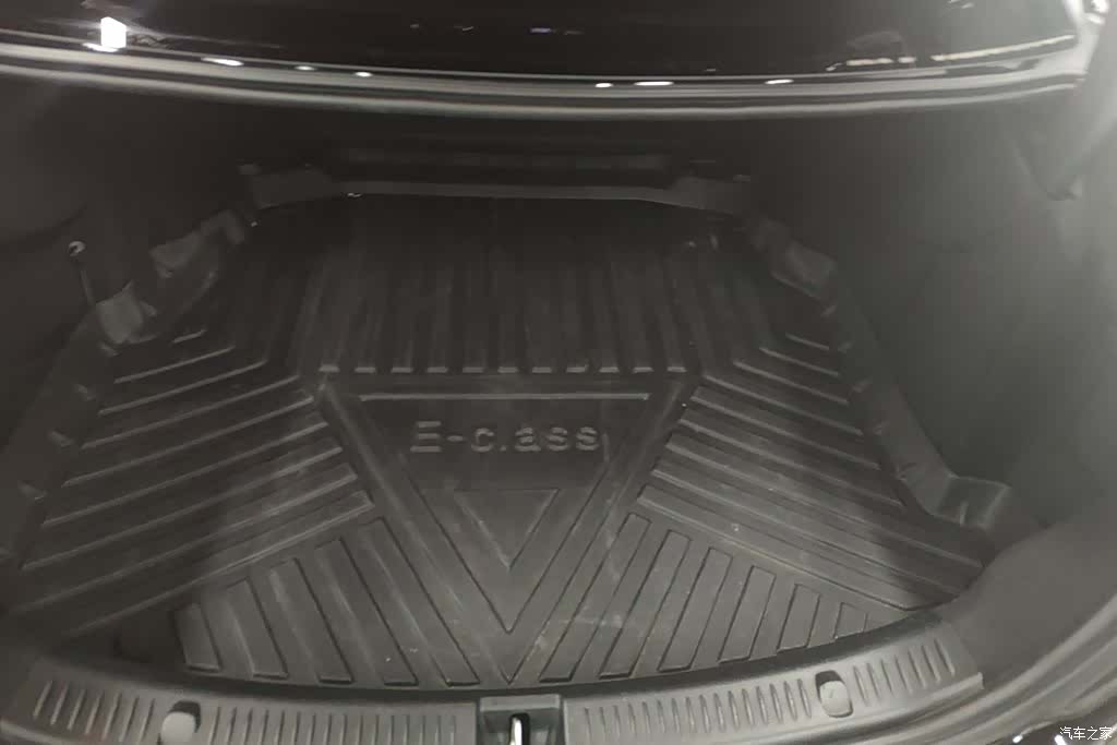 Mercedes-Benz E-Class, 2017 4