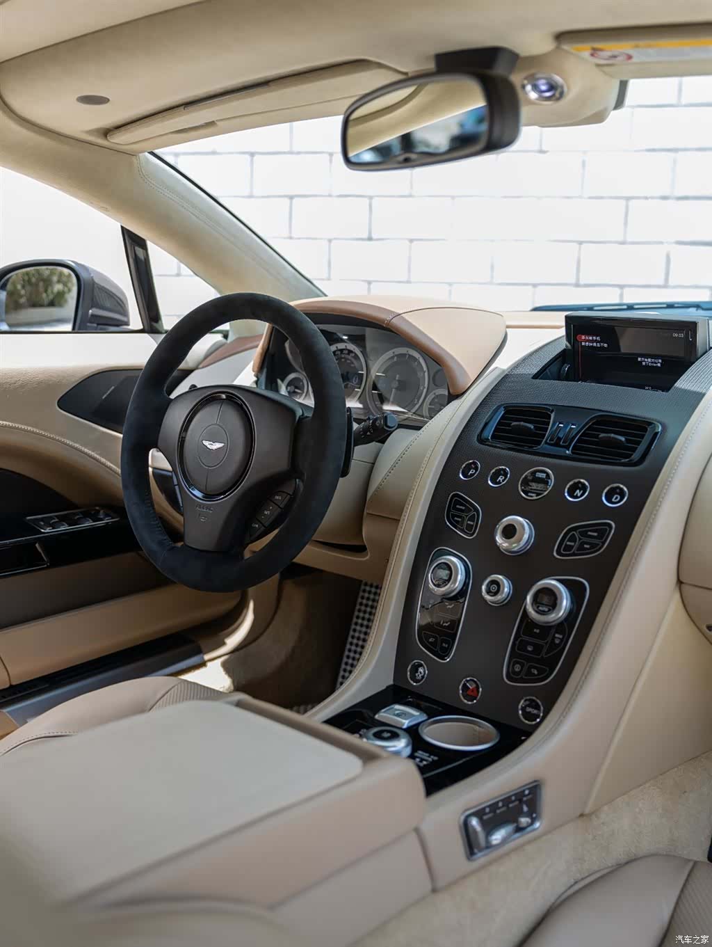 Aston Martin Rapide, 2019 10