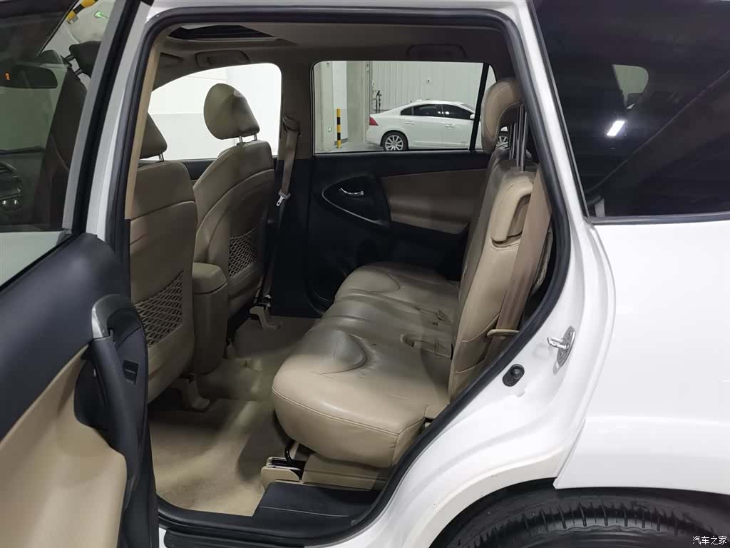 Toyota RAV4, 2012 15