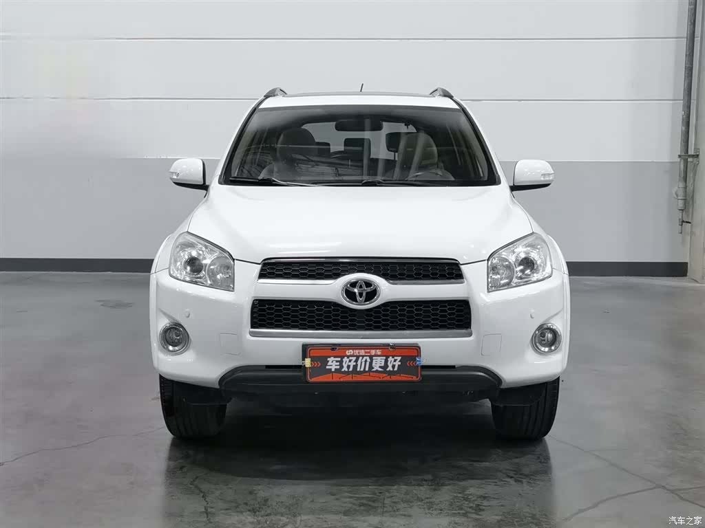 Toyota RAV4, 2012 3