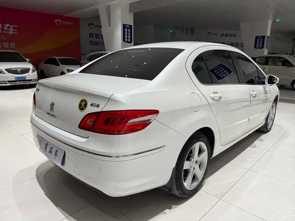 Peugeot 408