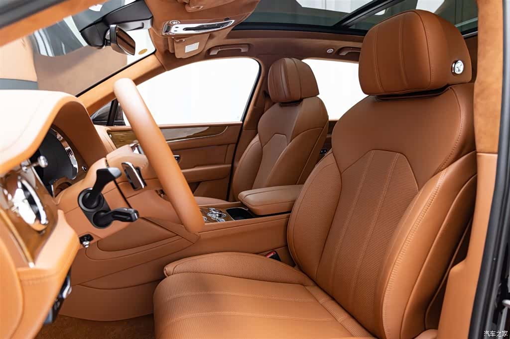 Bentley Bentayga, 2021 9