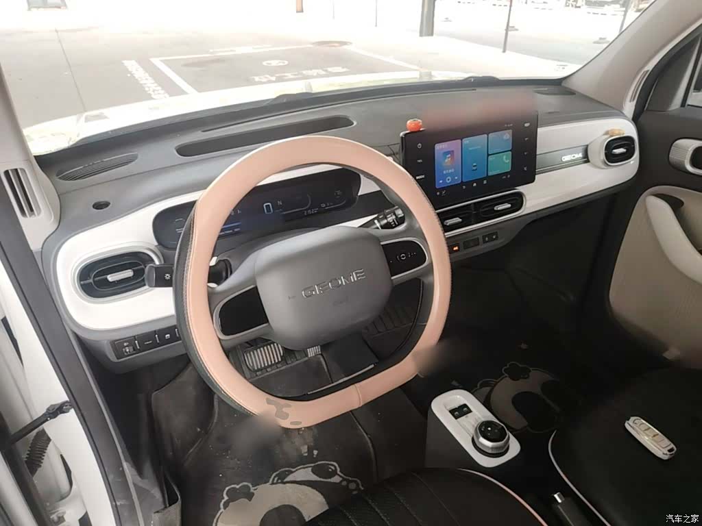 Geely Panda, 2025 10