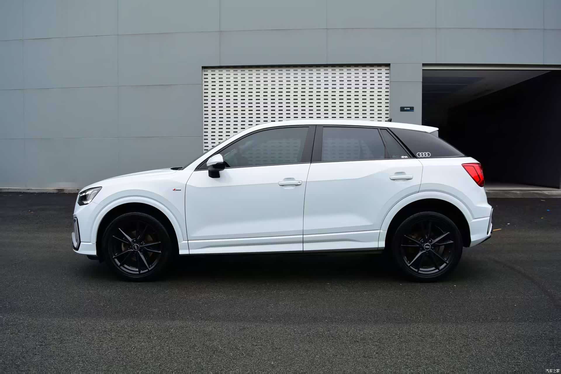 Audi Q2L, 2022 4