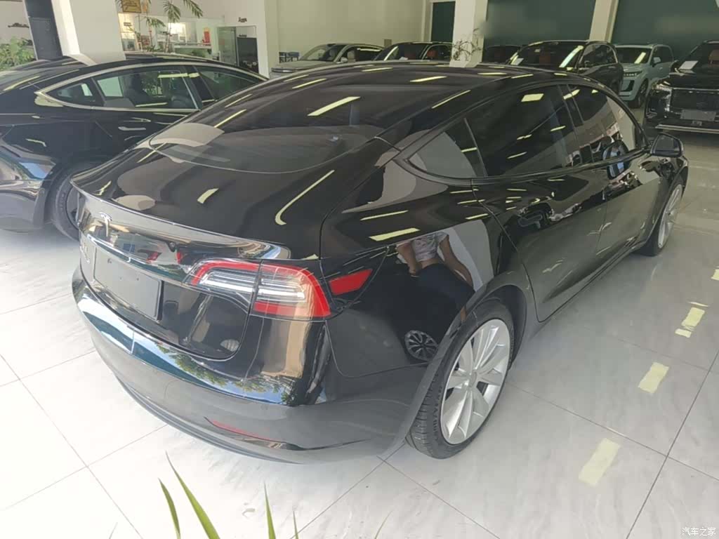 Tesla Model 3, 2021 7