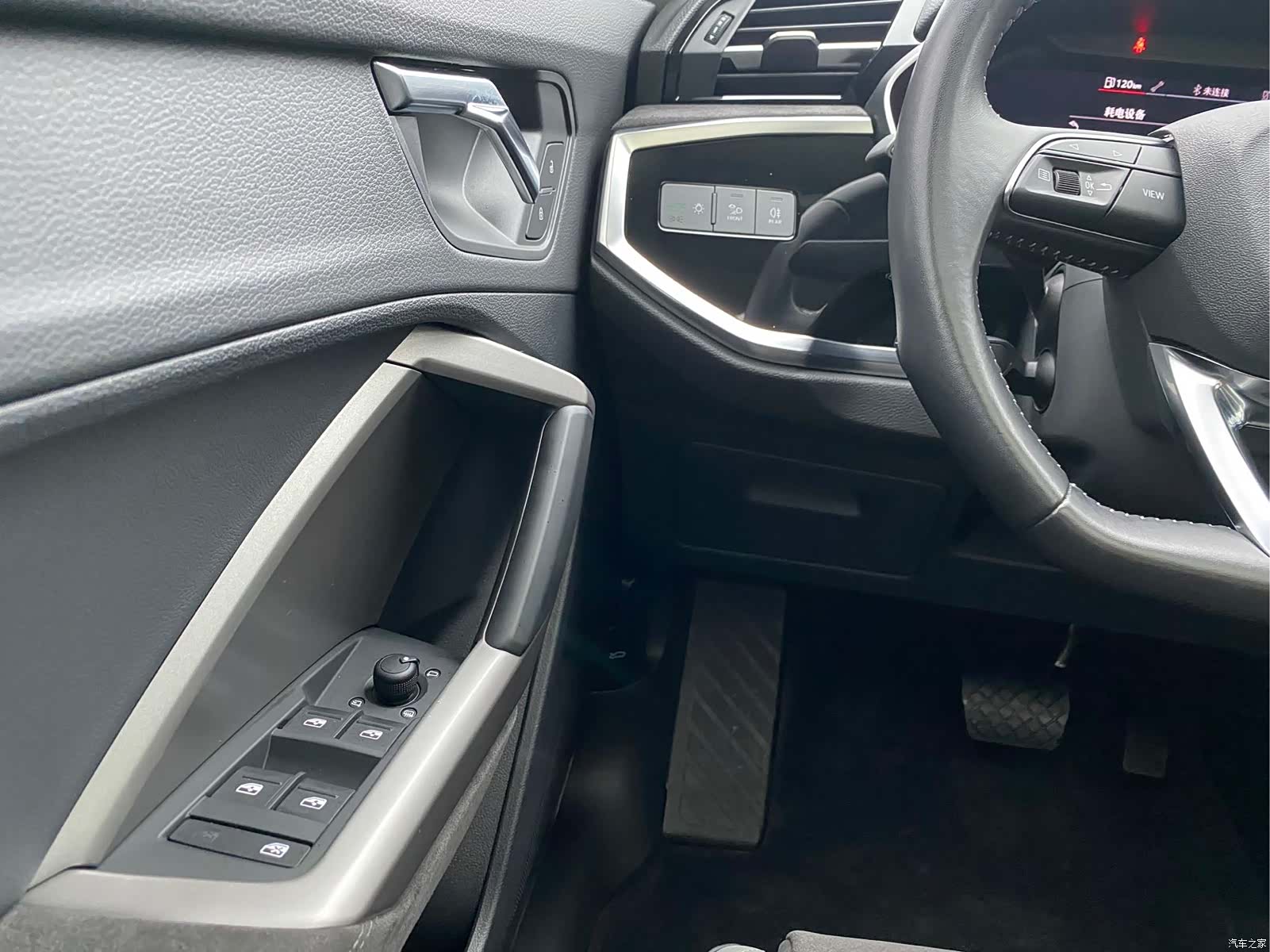 Audi Q3, 2022 11