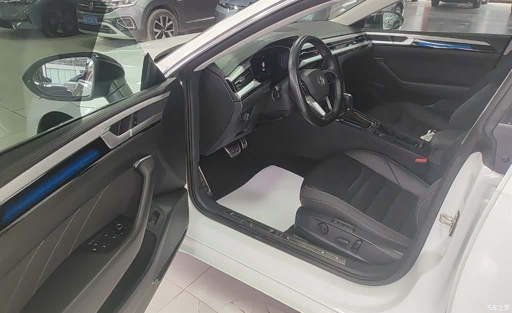 Volkswagen CC, 2023 3