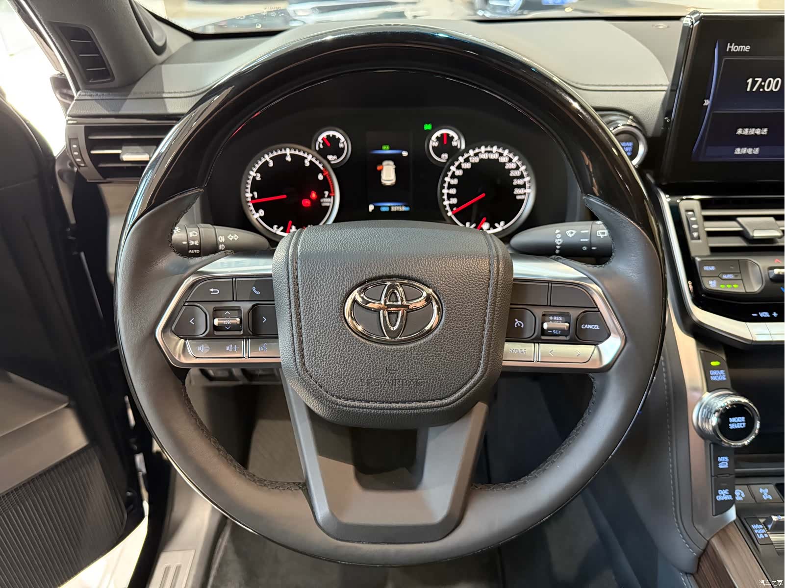 Toyota Land Cruiser, 2024 11