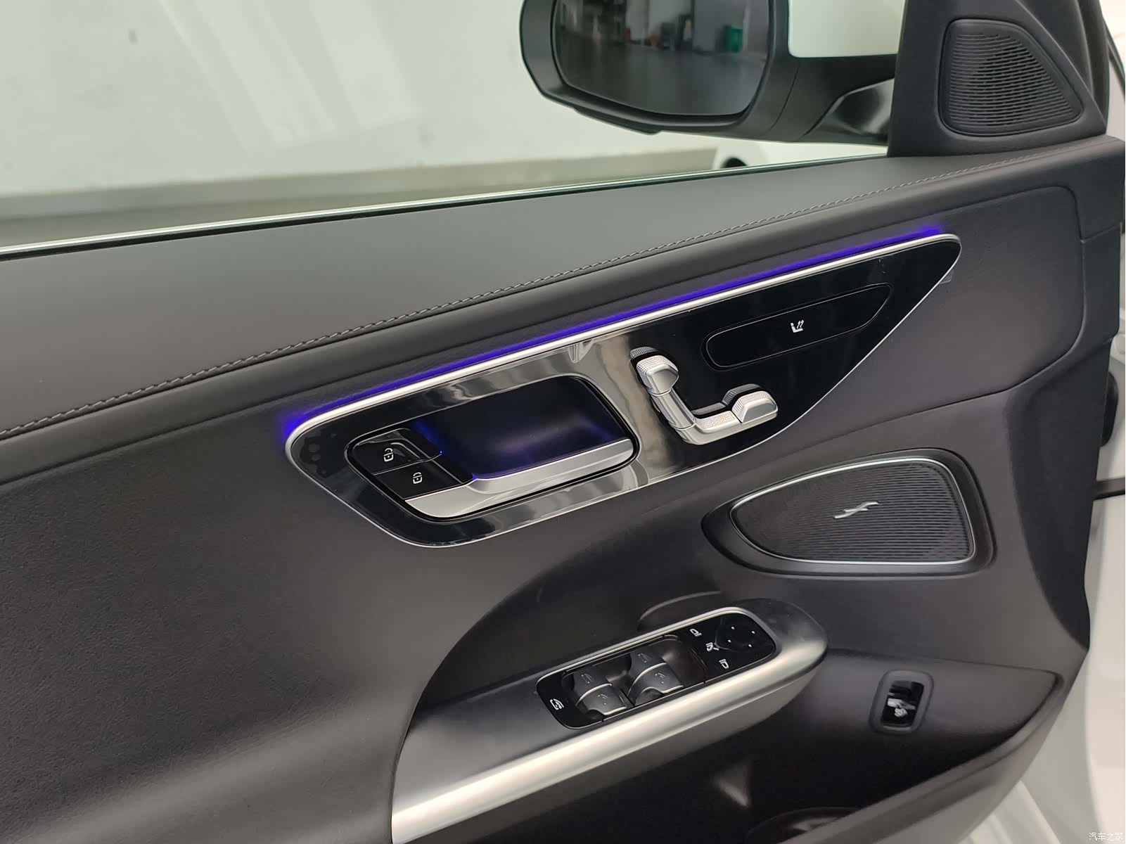 Mercedes-Benz C-Class, 2026 15