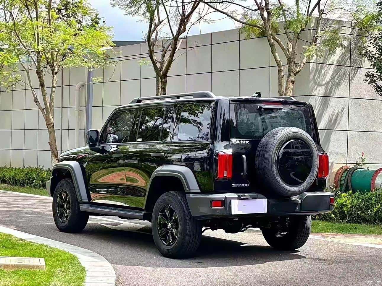 Tank 300, 2023 9