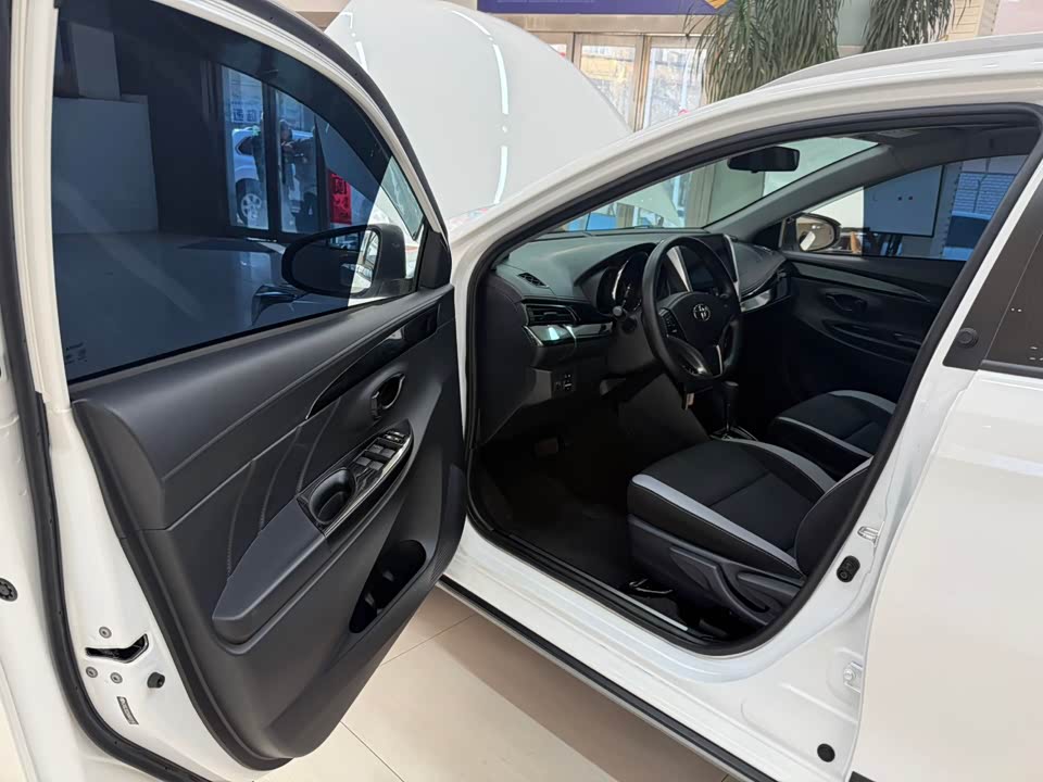 Toyota YARiS L Zhixuan
