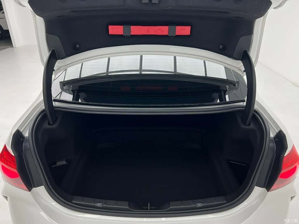 BMW 1 Series, 2022 12