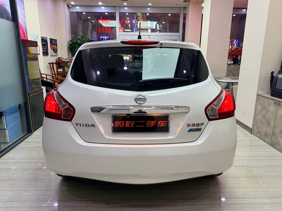 Nissan TIIDA
