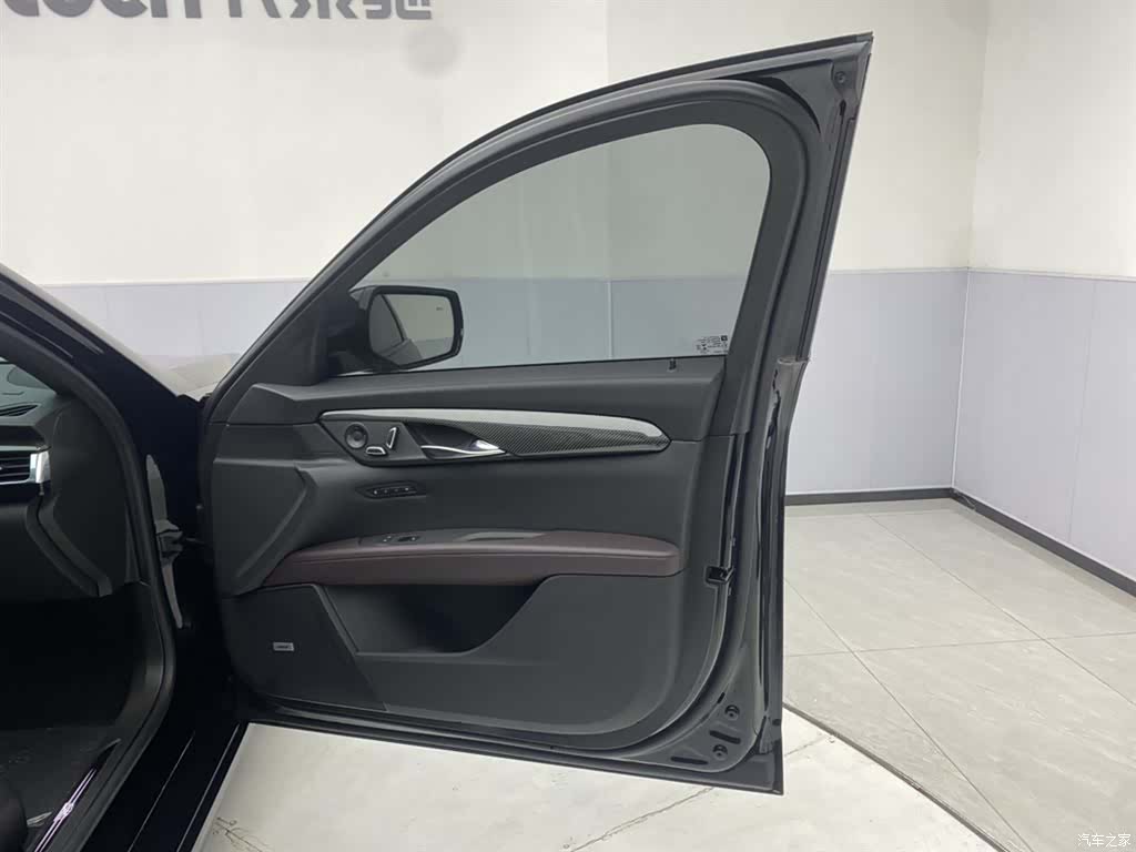 Cadillac CT6, 2023 16