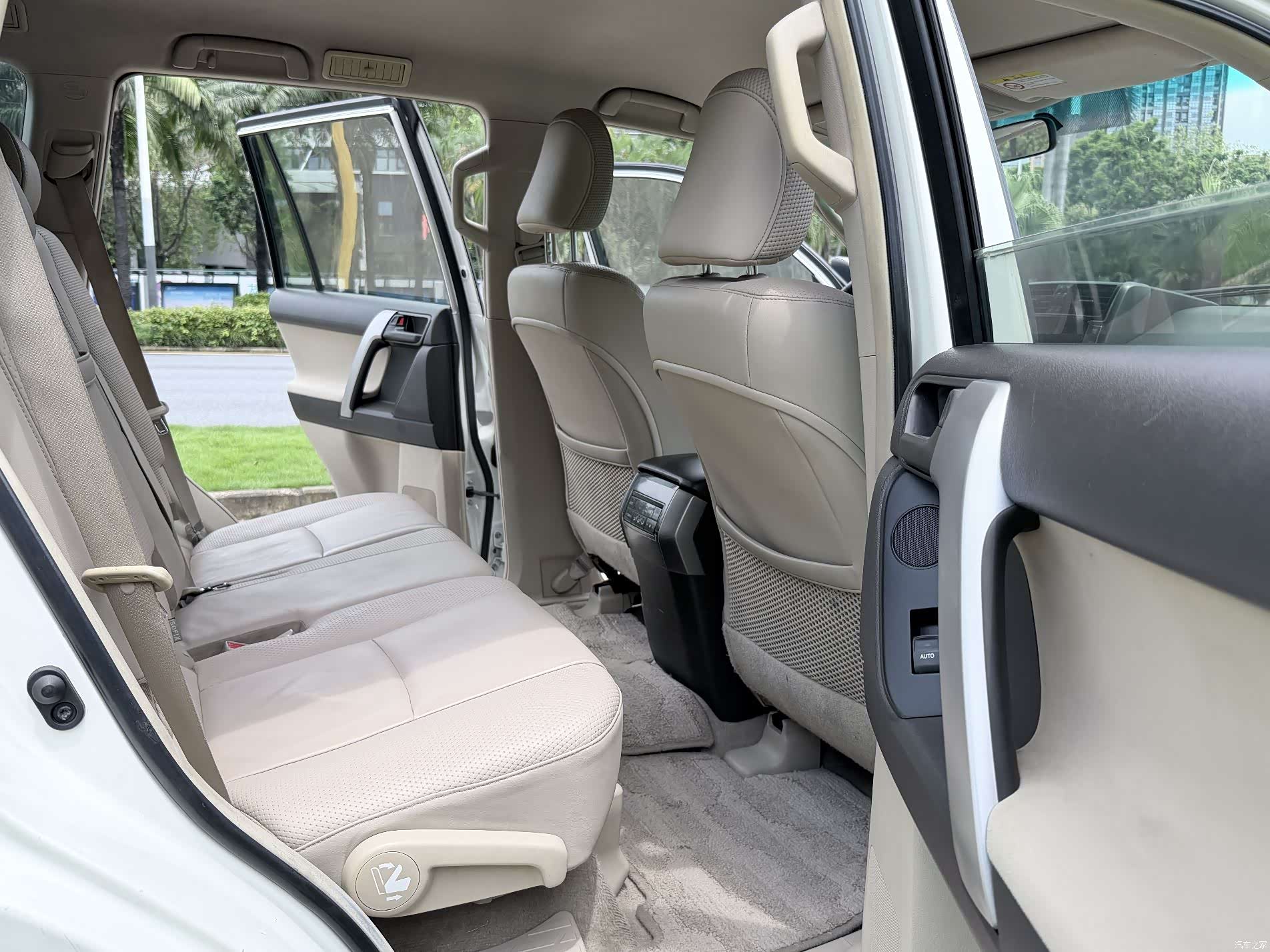 Toyota Prado, 2011 8