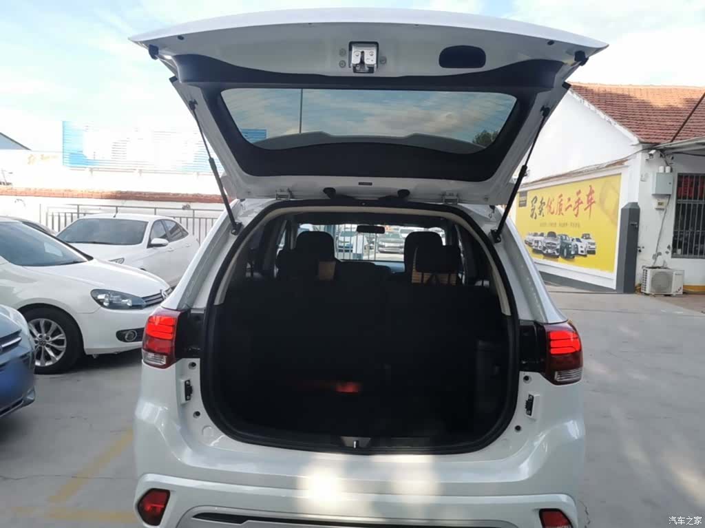 Mitsubishi Outlander, 2022 19