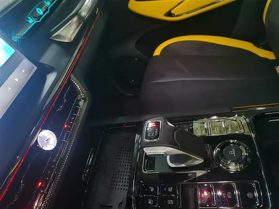 Great Wall Mountain and sea cannon